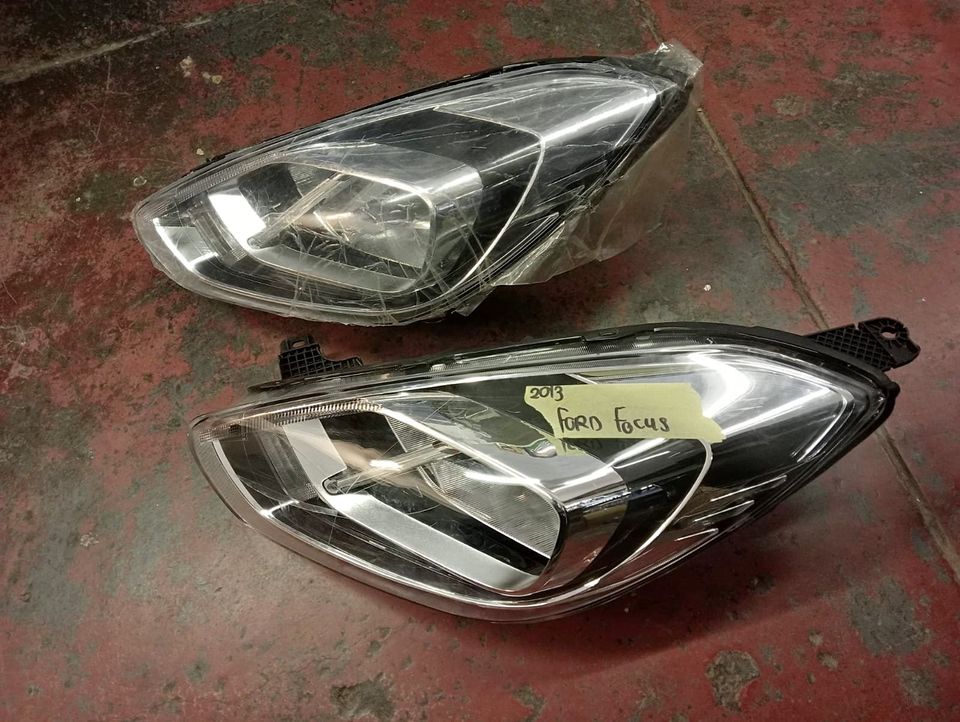 FORD FOCUS HEADLIGHTS - Private Seller FORD FOCUS HEADLIGHTS - Private Seller