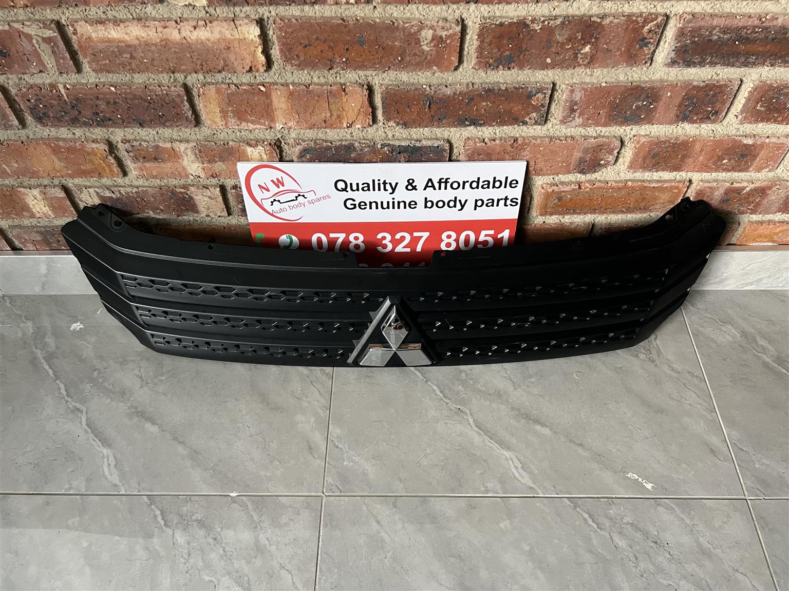 Mitsubishi Eclipse Cross Front Grill - Private Seller Mitsubishi Eclipse Cross Front Grill - Private Seller