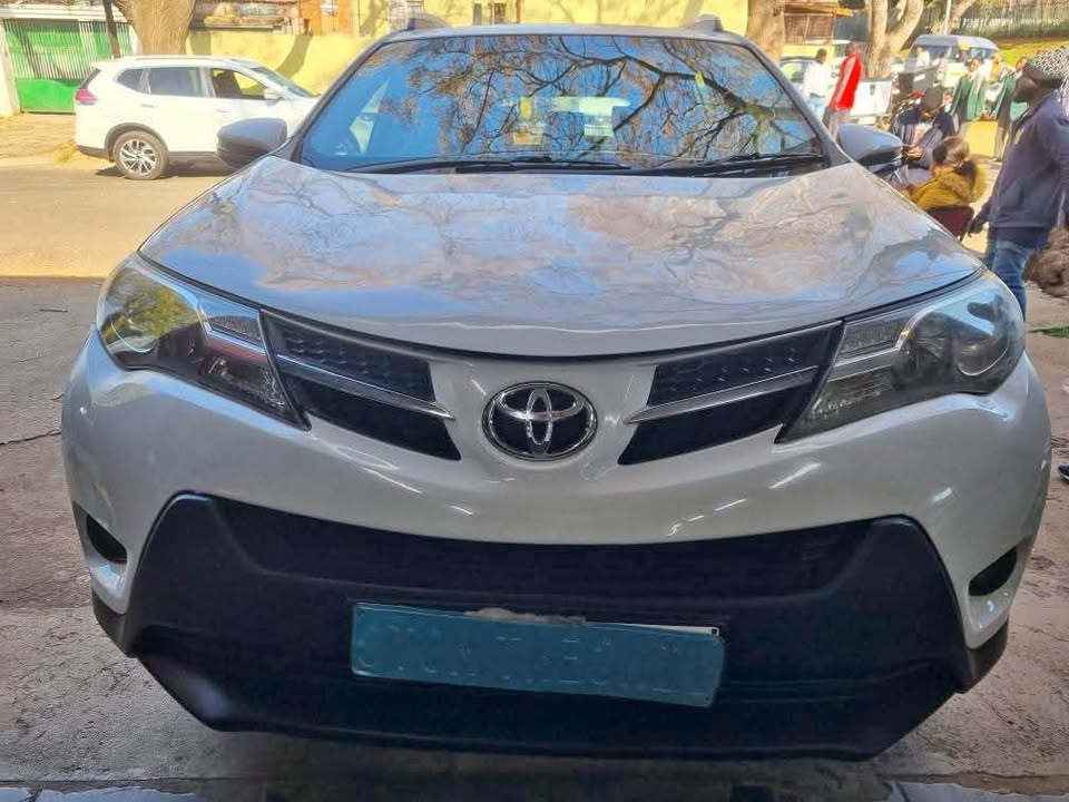 2014 Toyota Rav4 2.0 vvti manual 87,000km.Mechanically Perfect with Spare Key, Clothes Seat