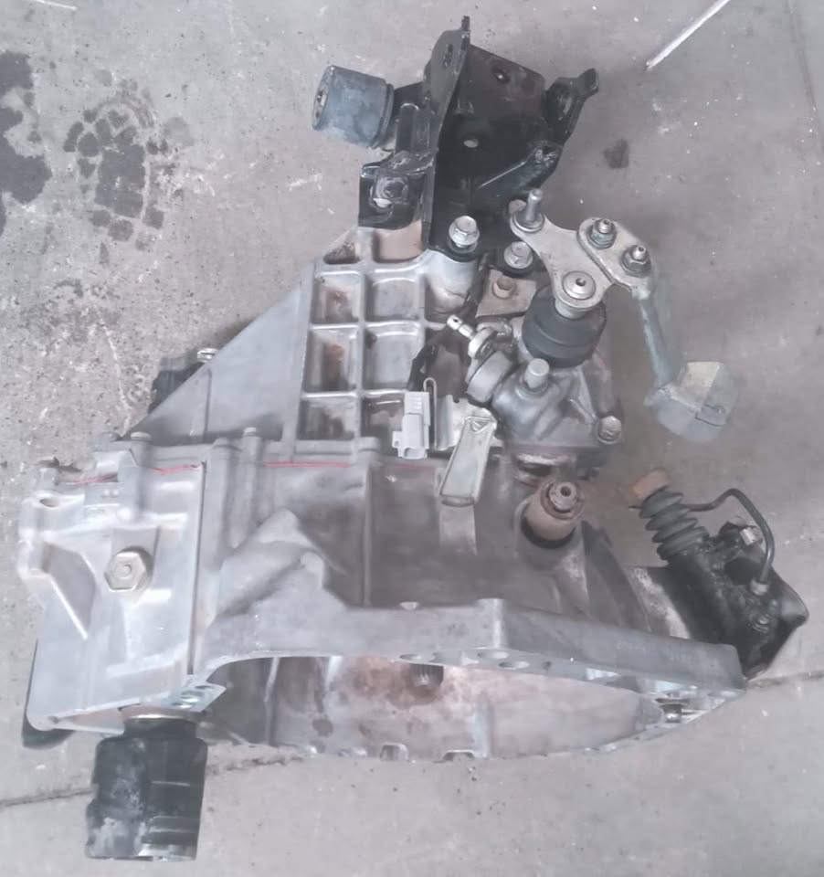 2016 Toyota Yaris gearbox for sale - Private Seller