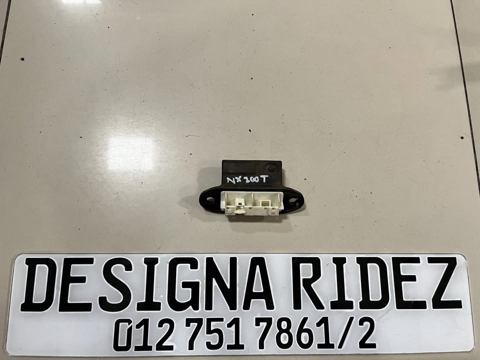 LEXUS NX200T SOFT TOUCH BOOT BUTTON AVAILABLE. - Private Seller LEXUS NX200T SOFT TOUCH BOOT BUTTON AVAILABLE. - Private Seller