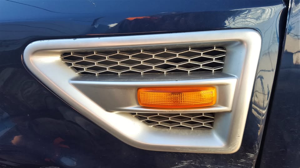 Land Rover Fender Vents for sale (left or right) | Auto Ezi - Private Seller