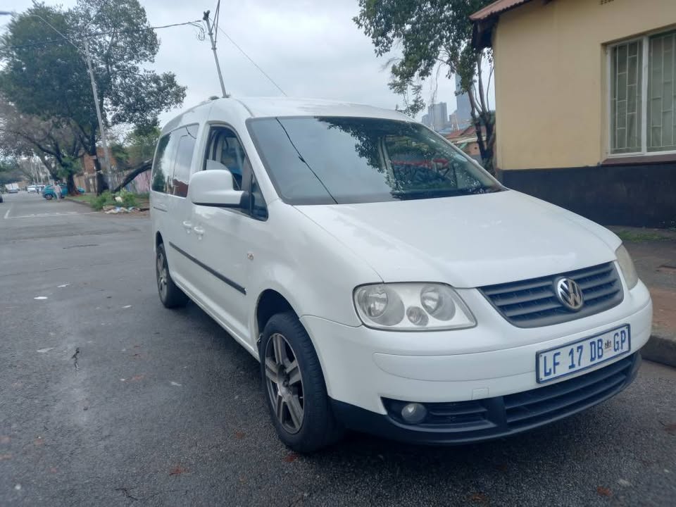 2011 VW Caddy 2.0 TDI Diesel, Manuel White, 105000kms