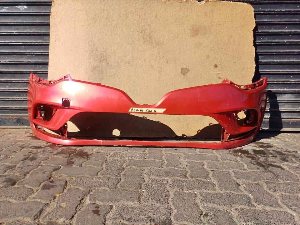 RENAULT CLIO 4 (SHELL) FRONT BUMPER - Private Seller RENAULT CLIO 4 (SHELL) FRONT BUMPER - Private Seller