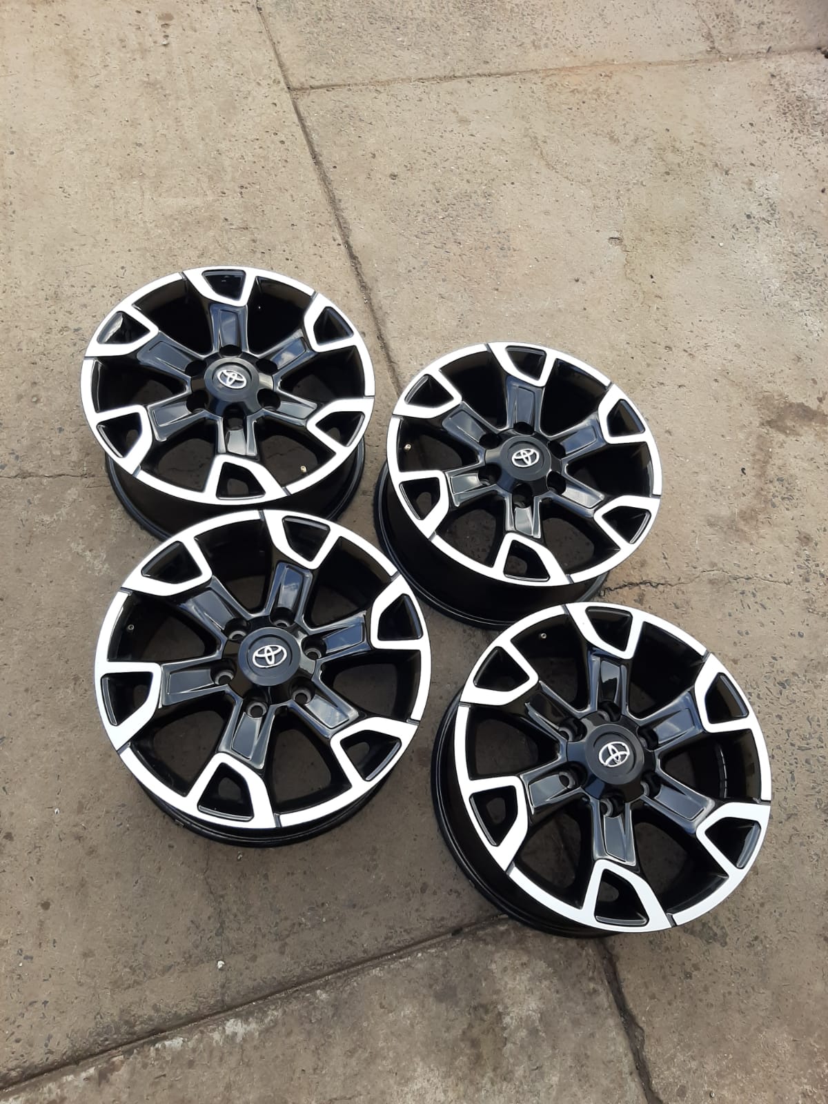 18" Toyota Legend 50 original mags set for - Private Seller 18" Toyota Legend 50 original mags set for - Private Seller