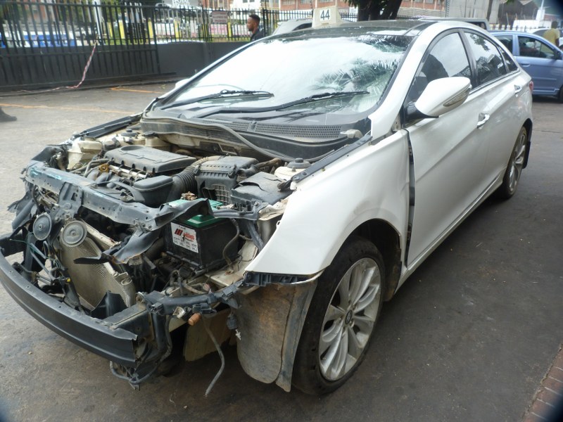 Hyundai Sonata 2.4 GLS Executive AT White - 2011 STRIPPING FOR SPARES - Private Seller