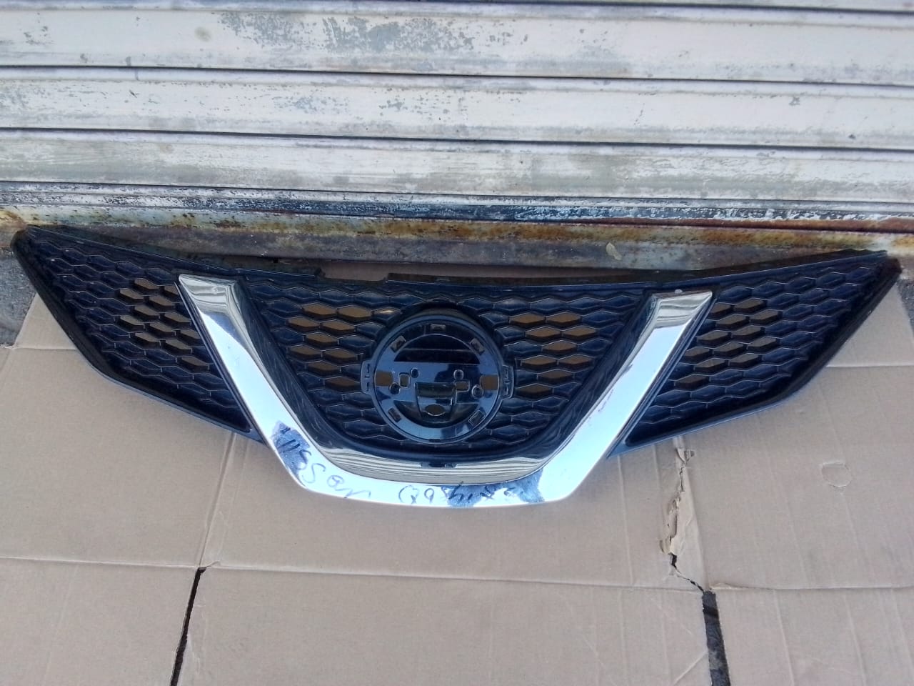 (2010-2015) NISSAN QAISHQAI FRONT GRILL FOR SALE - Private Seller (2010-2015) NISSAN QAISHQAI FRONT GRILL FOR SALE - Private Seller