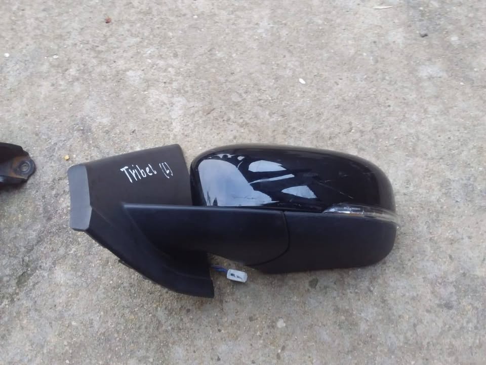 Renault triber left side mirror - Private Seller Renault triber left side mirror - Private Seller