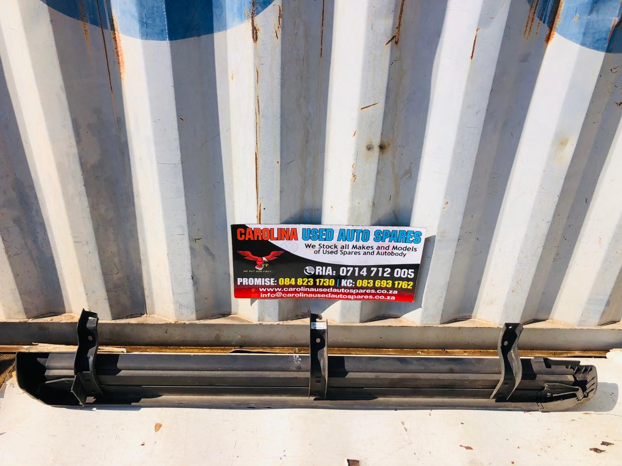 Isuzu D-max left side step (extra cab/club cab) - Private Seller