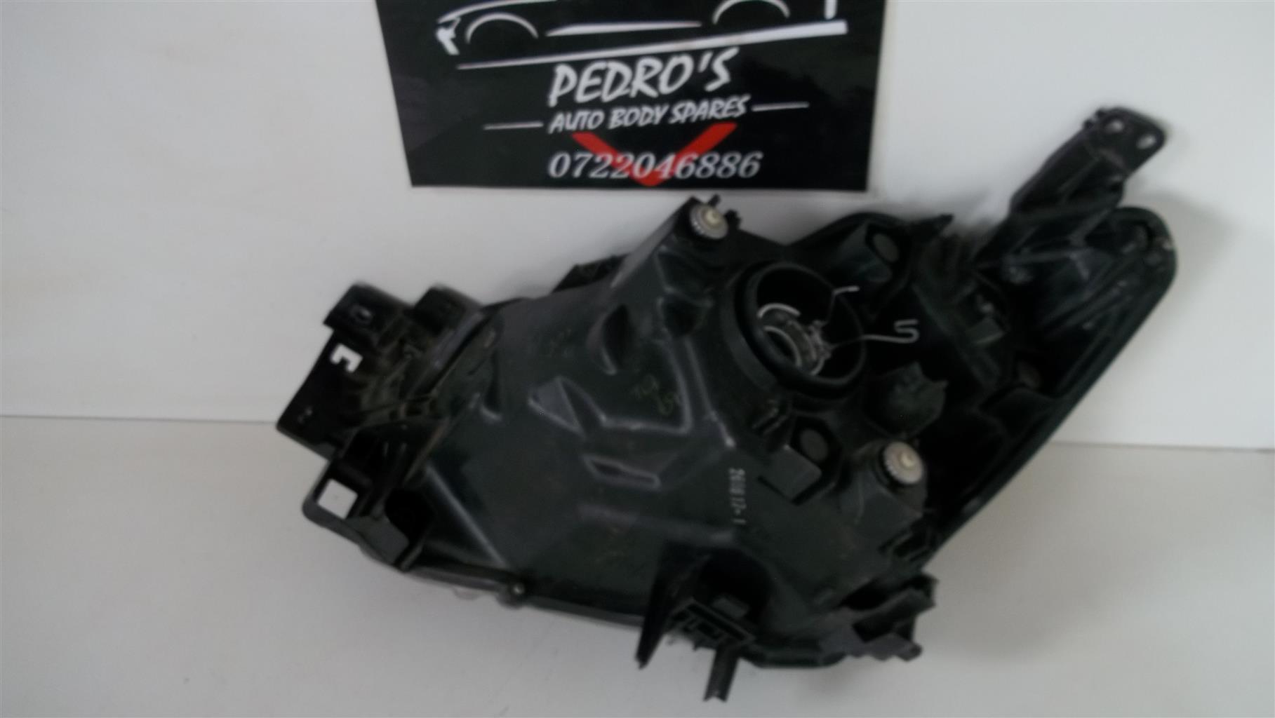 Mazda 2 Right Headlight - Private Seller Mazda 2 Right Headlight - Private Seller