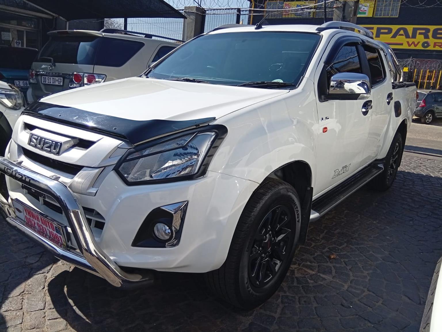 2019 Isuzu KB250 DMax DoubleCab 4X2 Bakkie Manual Cloth Seats, RollBar,