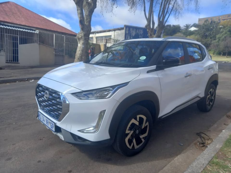 2024 Nissan MAGNITE 1.0T Petrol, Manual, White, 5000kms Reverse Camera and Sensor.