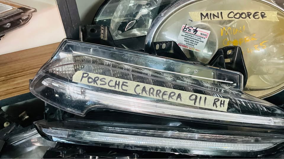 Porsche Carrera 911 taillight - Private Seller Porsche Carrera 911 taillight - Private Seller