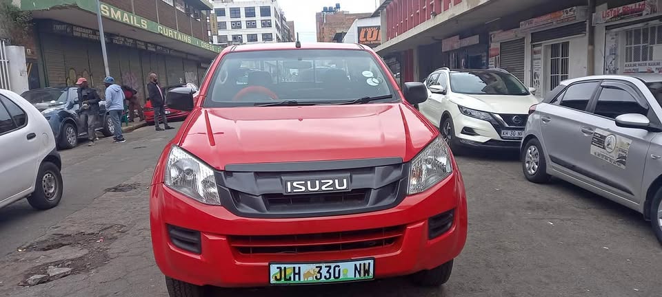 2015 ISUZU KB 250 FLEETSIDE SINGLE CAB, MANUAL TRANSMISSION, RED COLOR