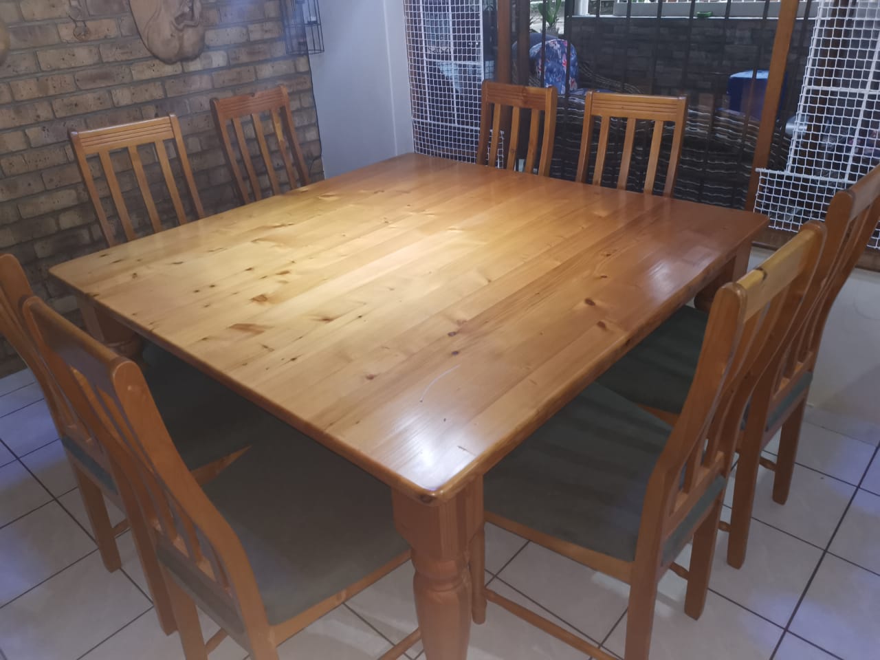 oregon pine dining room chairs