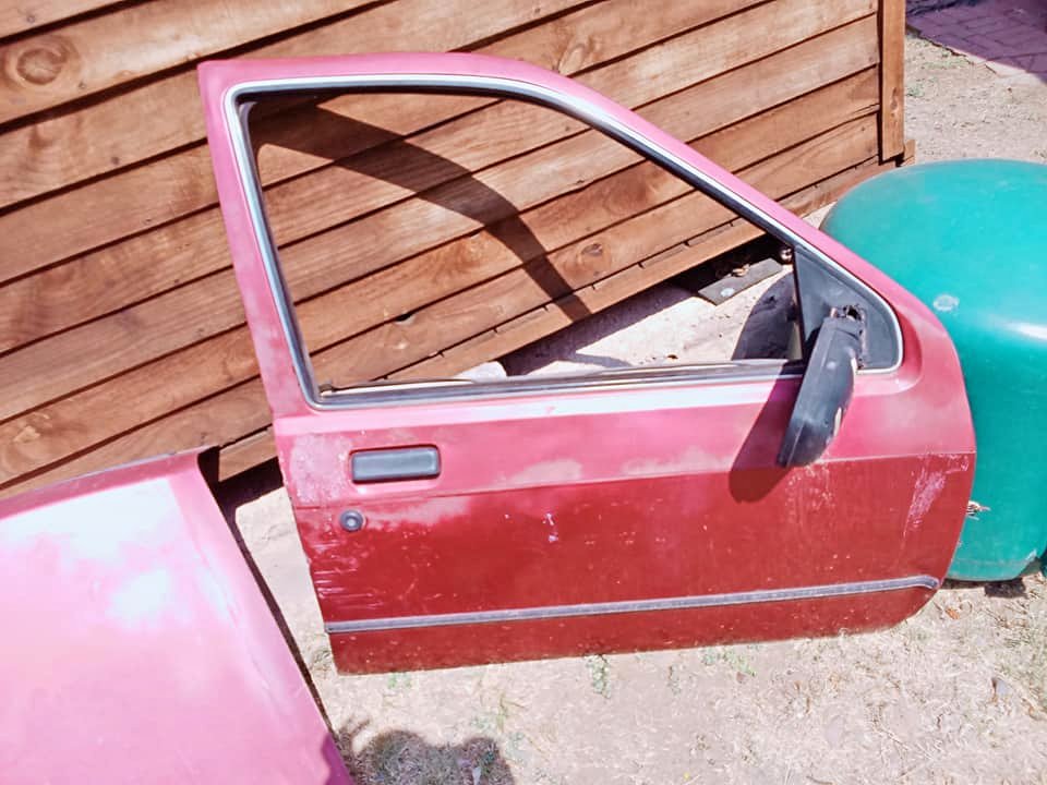 Ford (sapphire) Complete Doors w each - Private Seller Ford (sapphire) Complete Doors w each - Private Seller