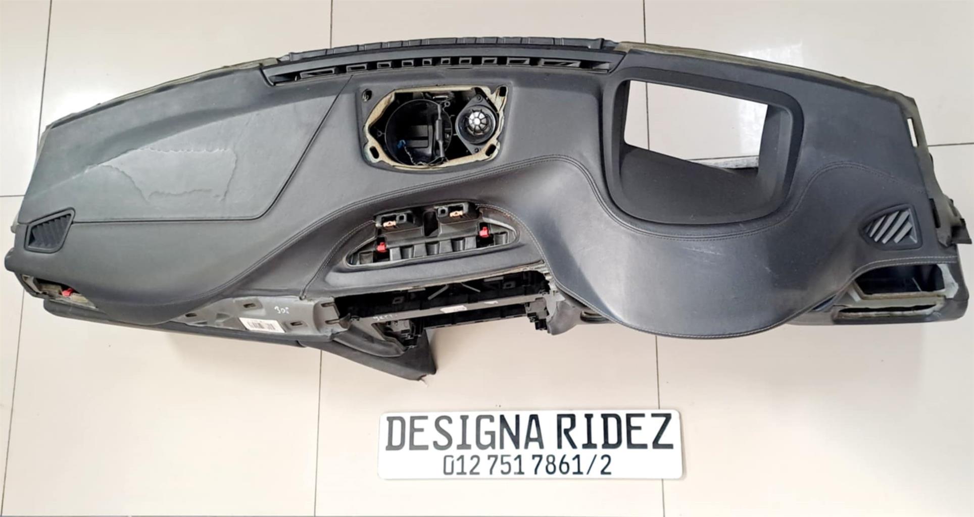 BMW F82 M4 DASHBOARD AVAILABLE - Private Seller