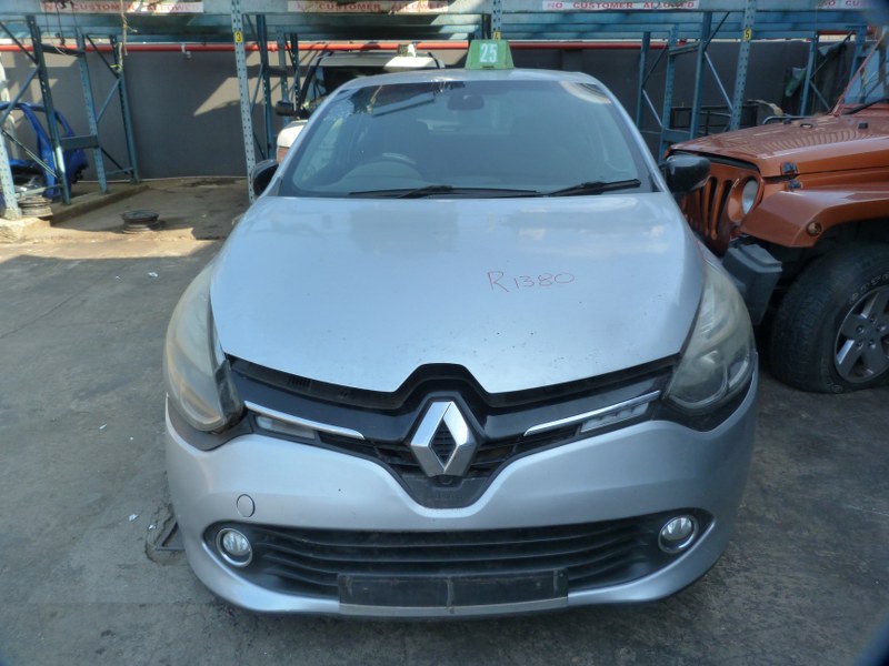 Renault Clio IV 900T Expression Manual Silver - 2015 STRIPPING FOR SPARES - Private Seller Renault Clio IV 900T Expression Manual Silver - 2015 STRIPPING FOR SPARES - Private Seller
