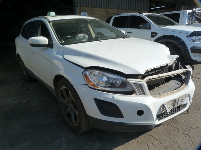 Volvo XC60 D3 2.0 Geartronic Elite AT D5204T - 2011 SPARESBOYZ STRIPPING FOR SPA - Private Seller