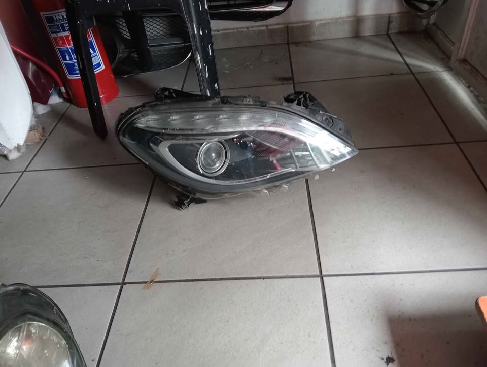 Mercedes Benz B Class W246 Headlight Used Auto Body Spare Parts at Sema Spare - Private Seller Mercedes Benz B Class W246 Headlight Used Auto Body Spare Parts at Sema Spare - Private Seller