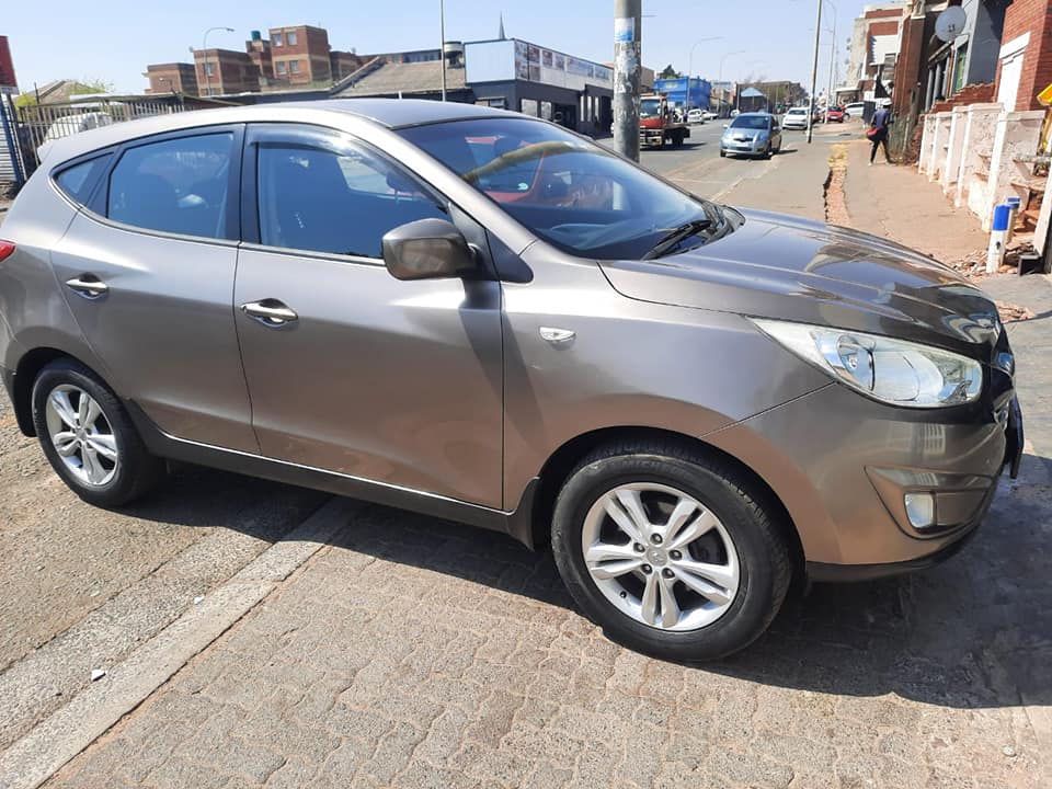 2012 Hyundai iX35 2.0 SUV Manual with a leather seat and Spare key