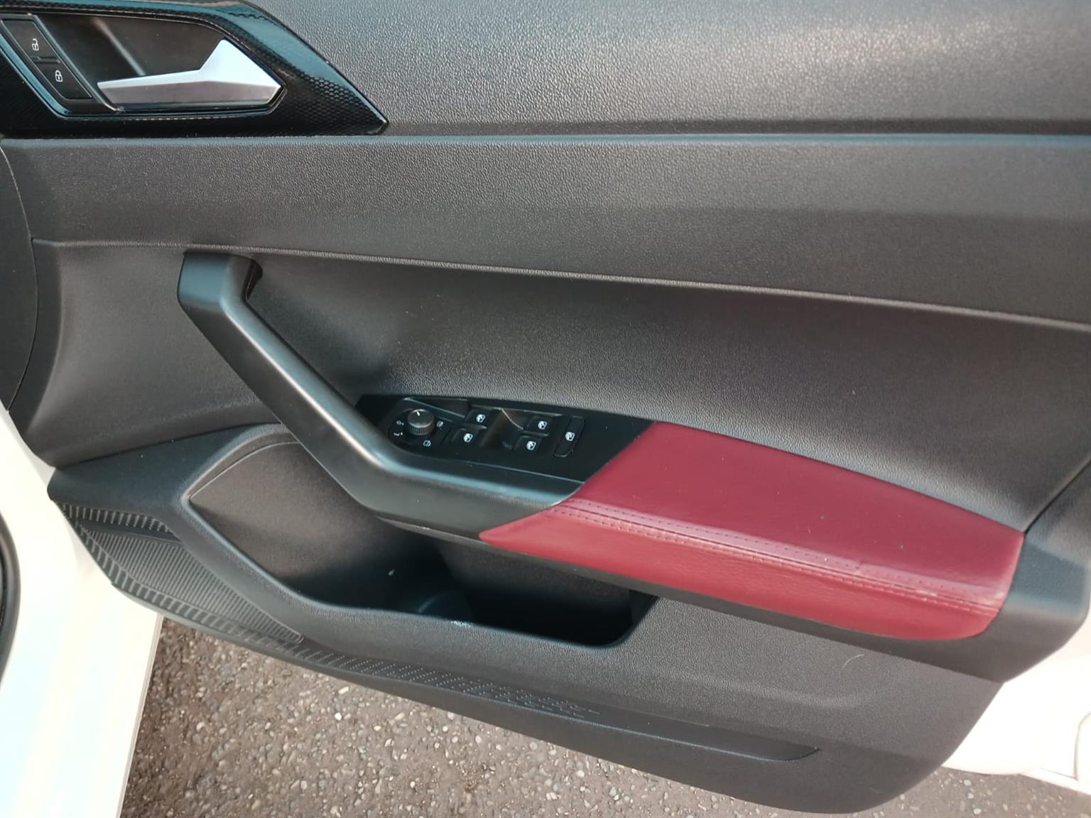 2022 VW POLO 9 1.0 TSI Transmission: Manual Mileage: 55000km Fueltype: Petrol