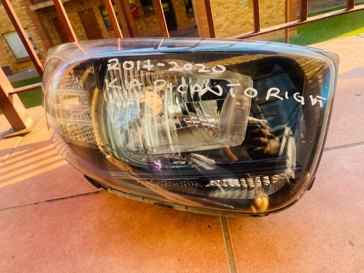 2017-2020 Kia picanto right headlight for sale very clean - Private Seller 2017-2020 Kia picanto right headlight for sale very clean - Private Seller