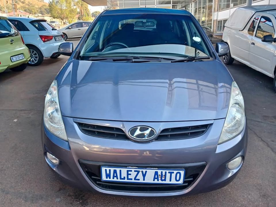 2011 HYUNDAI i20 1.6 HATCHBACK  Transmission: Manual  Mileage: Fueltype: Petrol  Grey