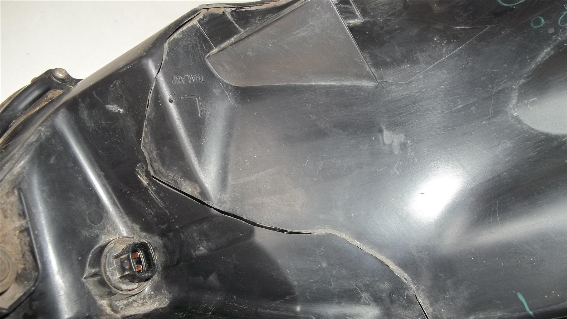 Isuzu D-Max left headlight - Private Seller Isuzu D-Max left headlight - Private Seller