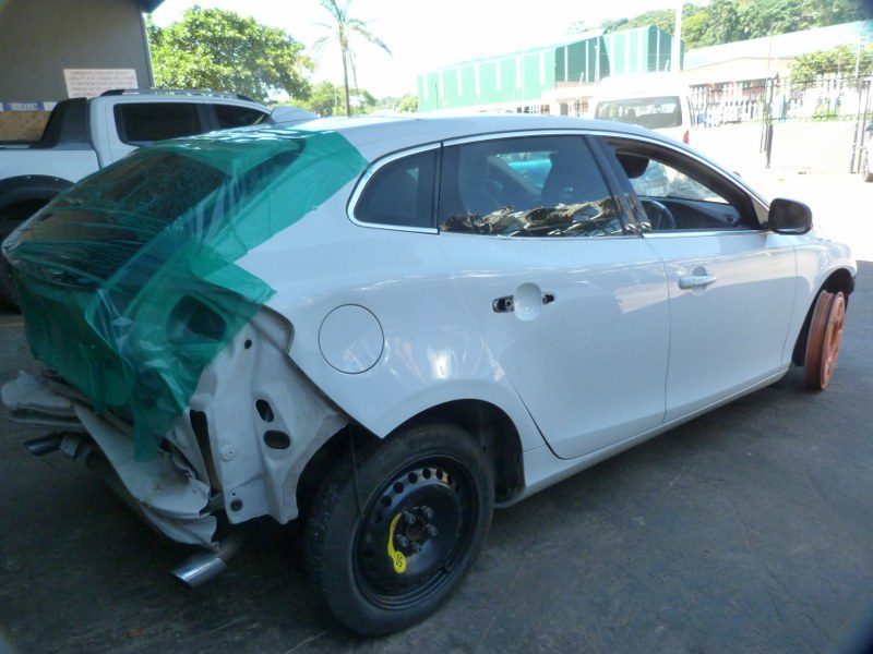 Volvo V40 T5 AT White - 2017 SPARESBOYZ STRIPPING FOR SPARES - Private Seller Volvo V40 T5 AT White - 2017 SPARESBOYZ STRIPPING FOR SPARES - Private Seller