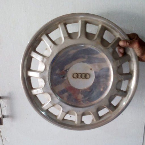 Audi, wheel cap - Private Seller Audi, wheel cap - Private Seller