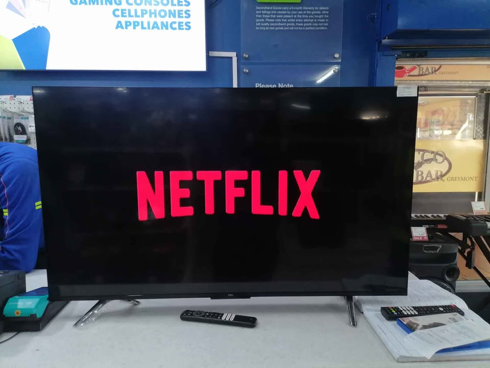 TCL 43" SMART TV