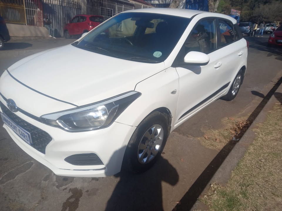 2017 HYUNDAI i20 HATCHBACK 1.2 ENGINE PETROL, MANUAL,  MILEAGE