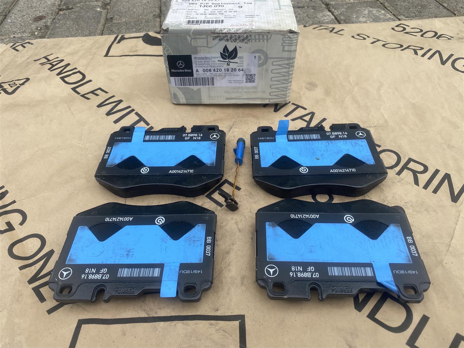2018 MERCEDES BENZ C-CLASS W205 FRONT BRAKE PADS WITH SENSOR FOR SALE. BRAND NEW - Private Seller