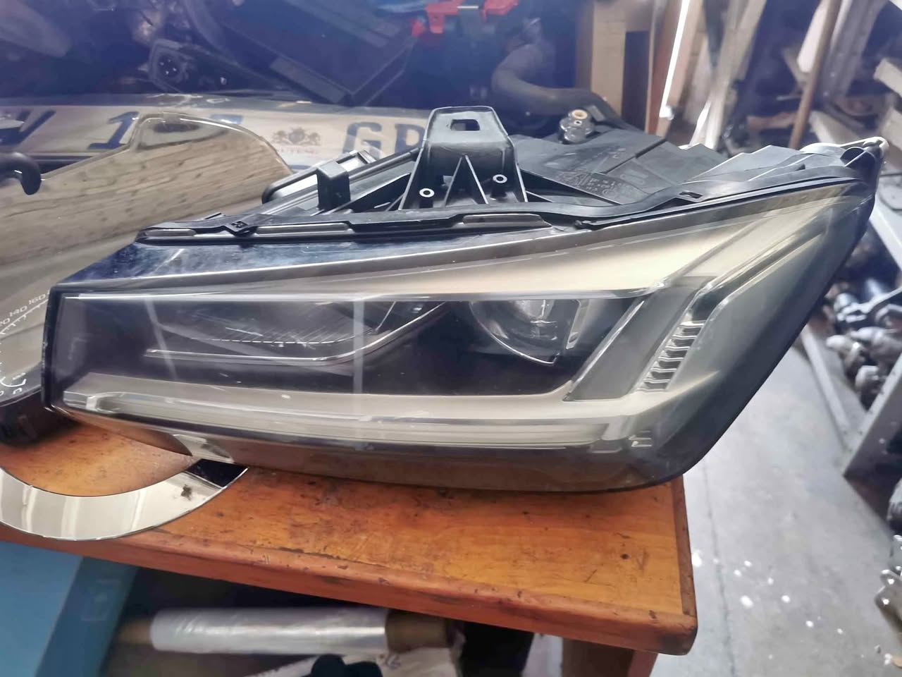 Audi Q2 left headlight - Private Seller Audi Q2 left headlight - Private Seller
