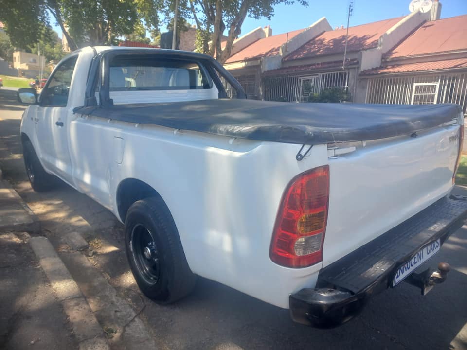 2005 TOYOTA HILUX S-CAB 2.5 D4D DIESEL, MANUAL, WHITE COLOR, 98000KM
