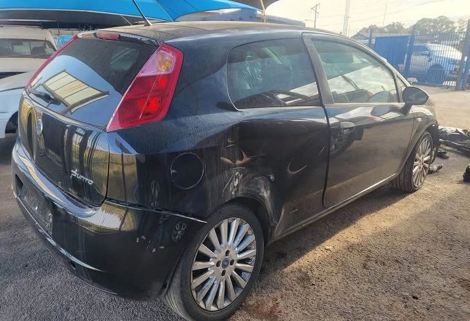 Fiat punto 1.9 jtd STRIPPING FOR SPARES Call or whatsapp  or