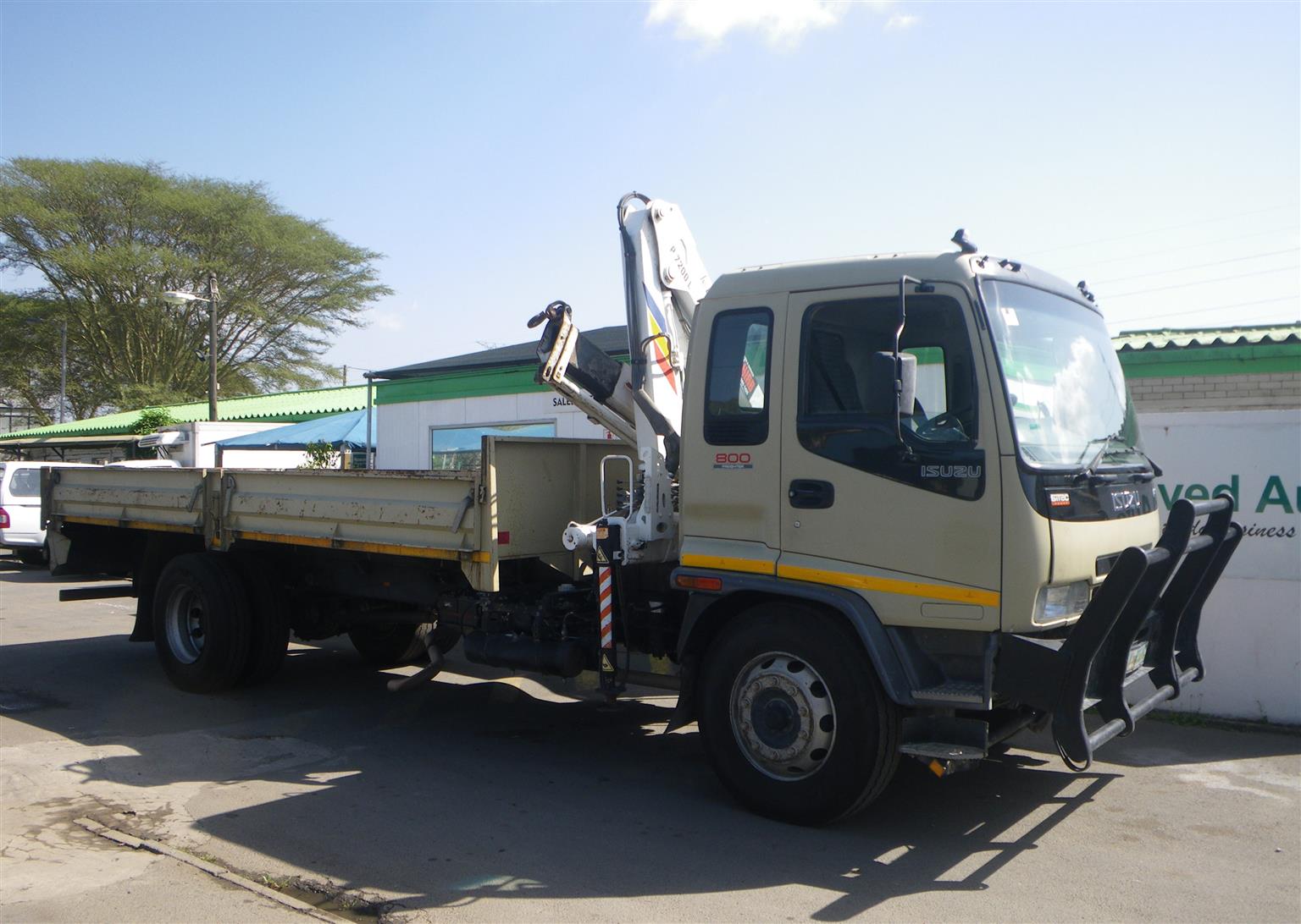 2009 Isuzu FTR 800 with 6m Crane