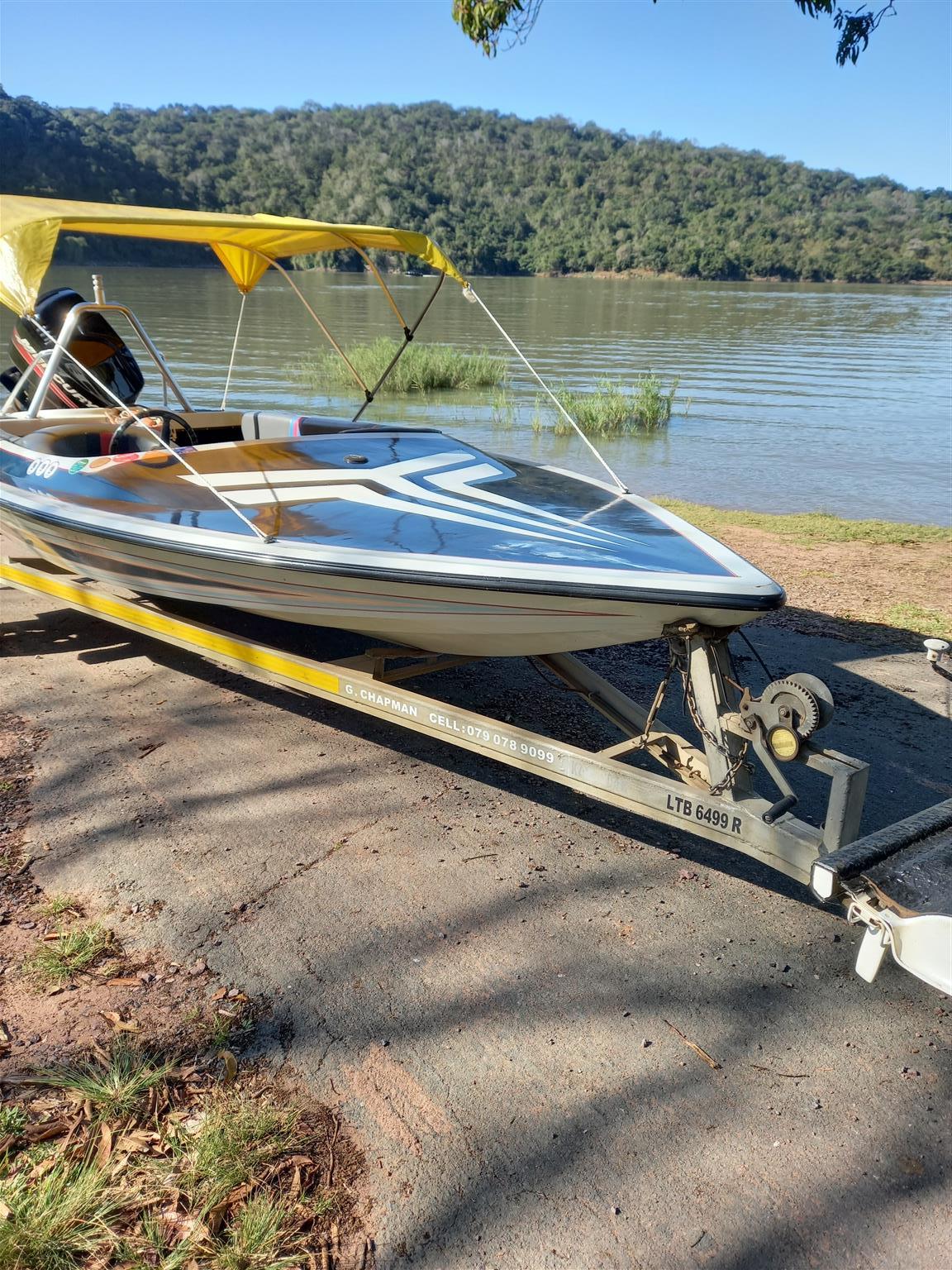 Performer speedboat with 150hp Mercury outboard motor Performer speedboat with 150hp Mercury outboard motor