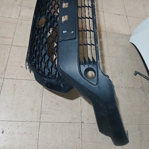 Toyota corolla cross bumper - Private Seller Toyota corolla cross bumper - Private Seller