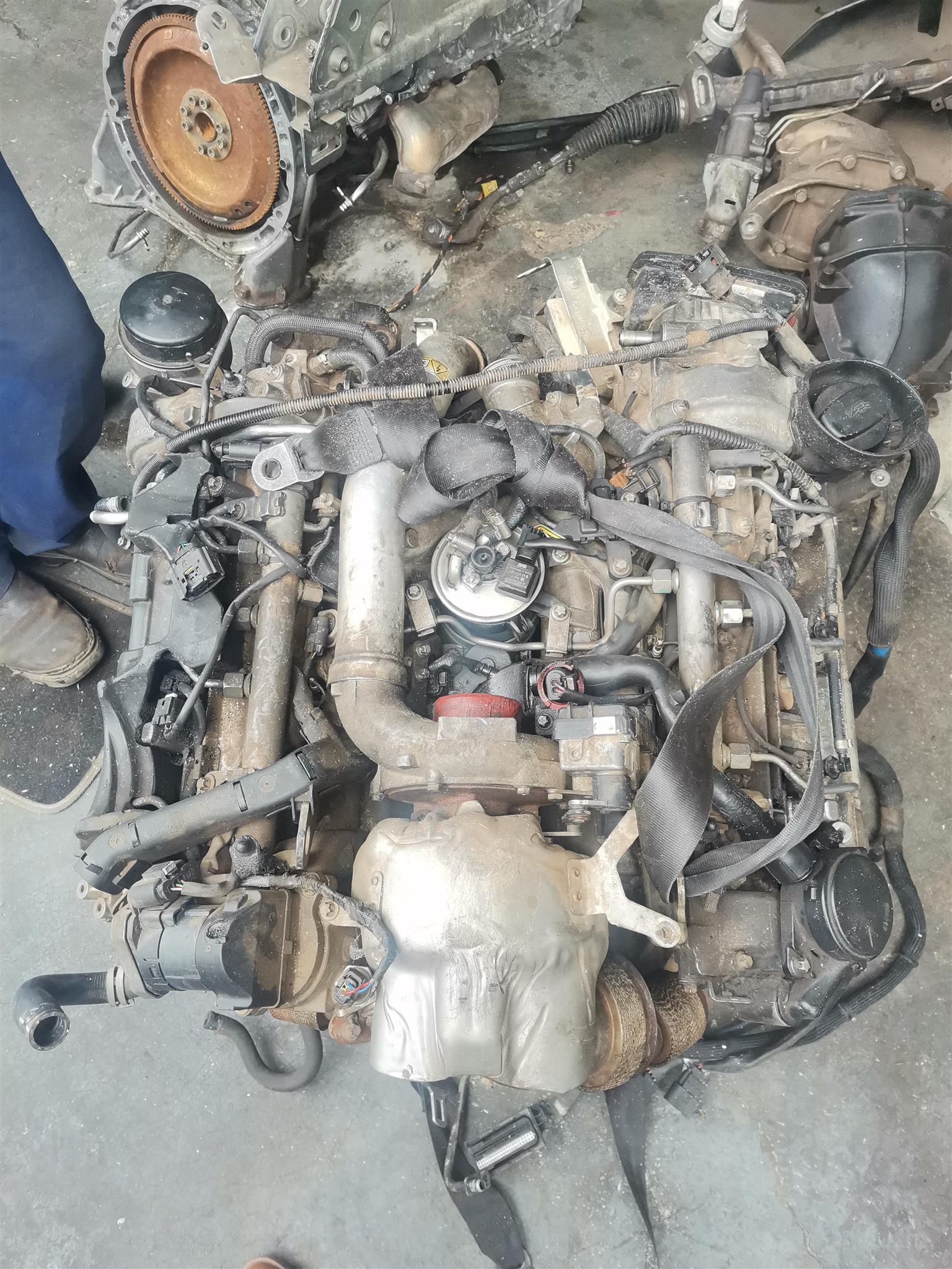 a complete Mercedes-Benz M642 diesel engine for sale - Private Seller a complete Mercedes-Benz M642 diesel engine for sale - Private Seller