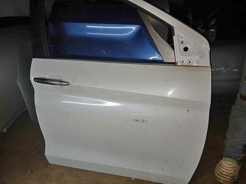 Toyota rumion right front door - Private Seller Toyota rumion right front door - Private Seller