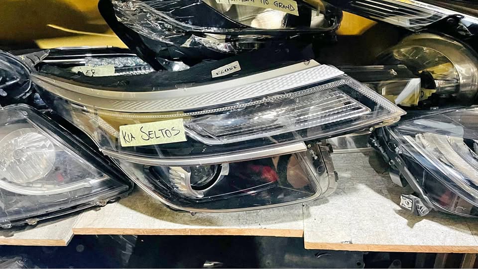 Kia Seltos headlight - Private Seller Kia Seltos headlight - Private Seller
