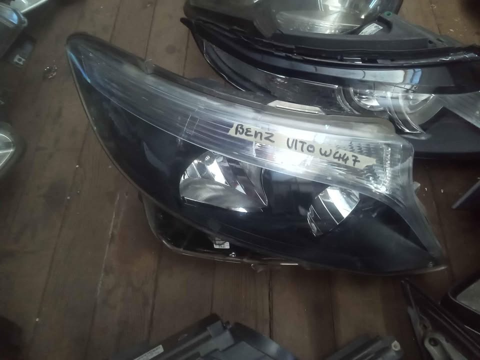 Mercedes Benz Vito W447 headlight
