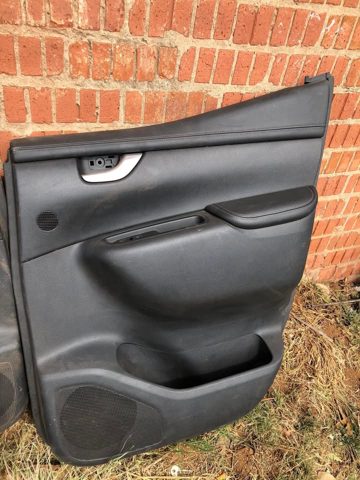 Mercedes Benz x250 Door Panels