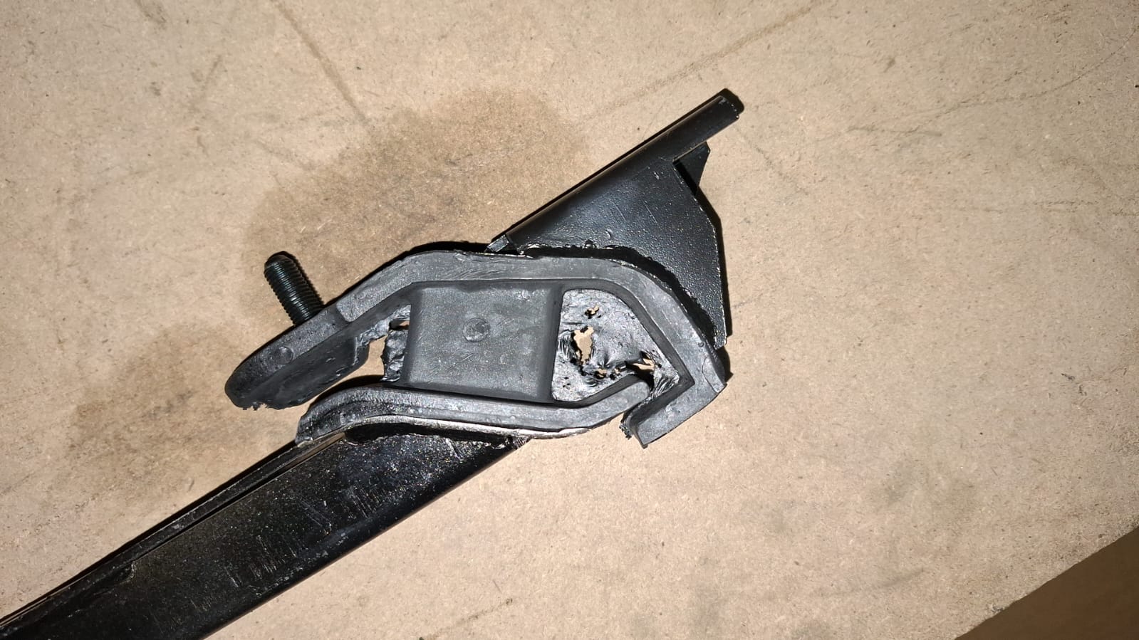 Brand New Gearbox Mounting for Mitsubishi Pajero 4M41 Engine | Drivetrain Spares