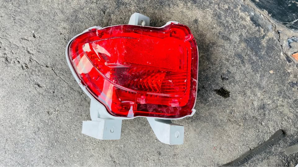TOYOTA RAV4 REAR BUMPER FOG REFLECTOR 2005-2012 - Private Seller