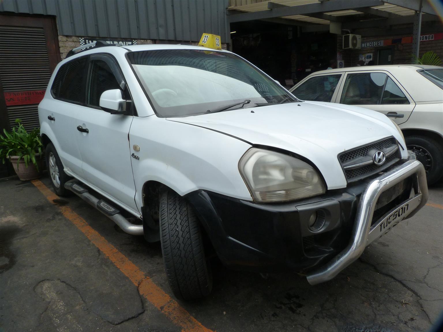 Hyundai Tucson 2.0 V6 AT White - 2008 SPARESBOYZ STRIPPING FOR SPARES - Private Seller Hyundai Tucson 2.0 V6 AT White - 2008 SPARESBOYZ STRIPPING FOR SPARES - Private Seller
