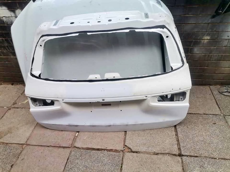 Mercedes BENZ w167 Tailgate Used Auto Body Spare Parts at Sema Spare Center. - Private Seller Mercedes BENZ w167 Tailgate Used Auto Body Spare Parts at Sema Spare Center. - Private Seller