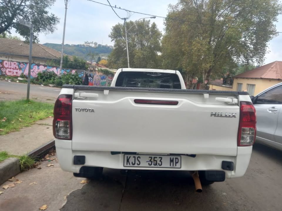 2021 TOYOTA HILUX SINGLE CAB 2.0 VVTI PETROL, MANUAL 4X2 LOW RIDER WHITE, 56000KMS,